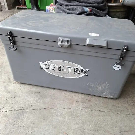 ICEY-TEK CHILLY BIN WITH CONTENTS OF PANTRY 90LITRE 85X47X48CM