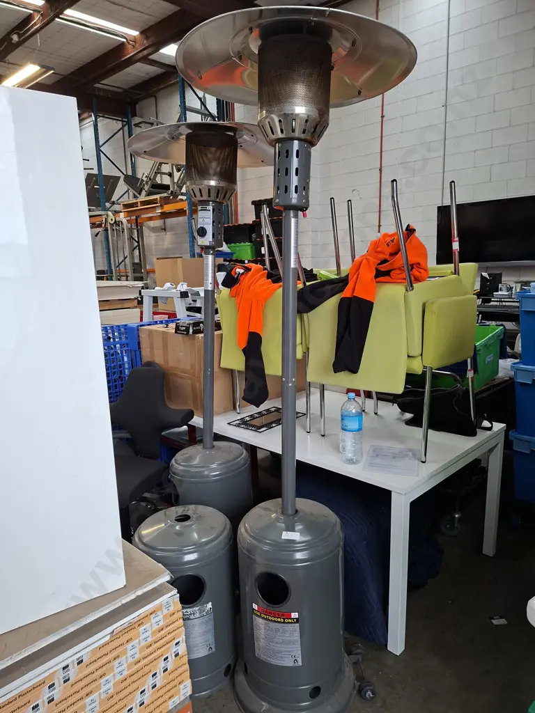 OUTDOOR LPG GAS HEATERS 2 COMPLETE 1 BASE ONLY Image 1++
