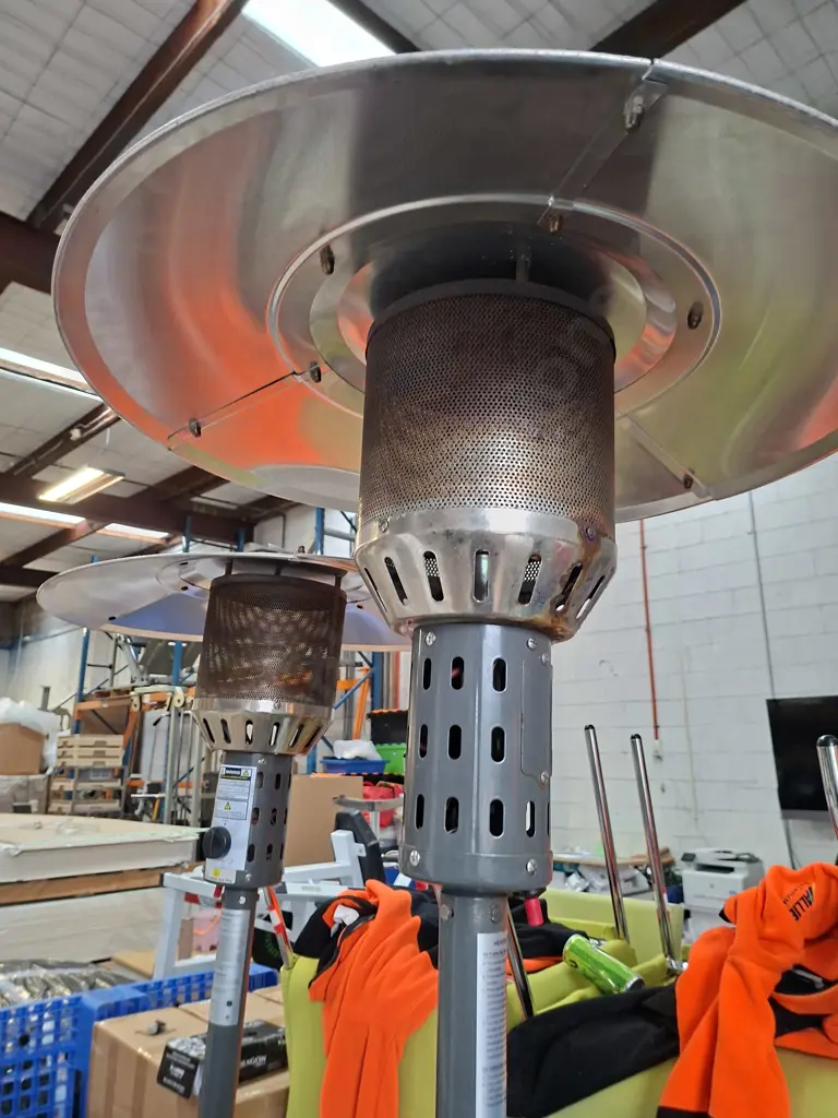 OUTDOOR LPG GAS HEATERS 2 COMPLETE 1 BASE ONLY Image 1++