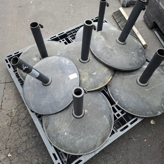 7 X CONCRETE UMBRELLA BASES WITH UMBRELLAS