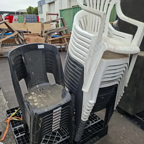 25 X STACKABLE PLASTIC CHAIRS