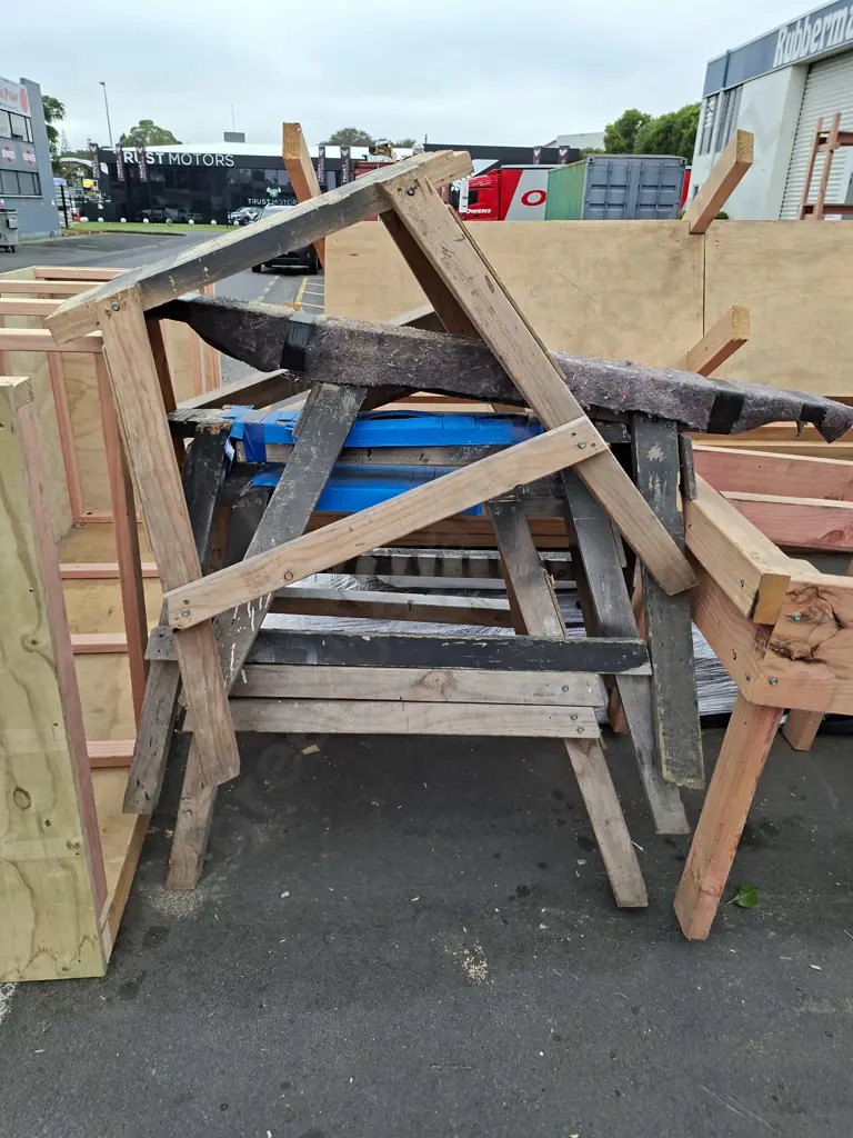 9 X WOODEN SAW HORSES VARIOUS SIZES Image 1++