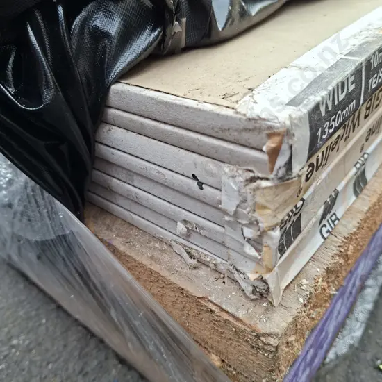 PALLET OF 8 SHEETS OF GIB WIDELINE 10MM X 1350MM WIDE X 4.8M LONG PLUS SOME SHORTER PIECES