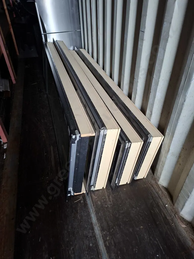 4 X NEW ALUMINIUM WINDOWS - INTERNAL MEASUREMENTS 2@ 2.41M TALL X 600MM AND 2@ 2.41M TALL X 450MM WIDE Image 1++