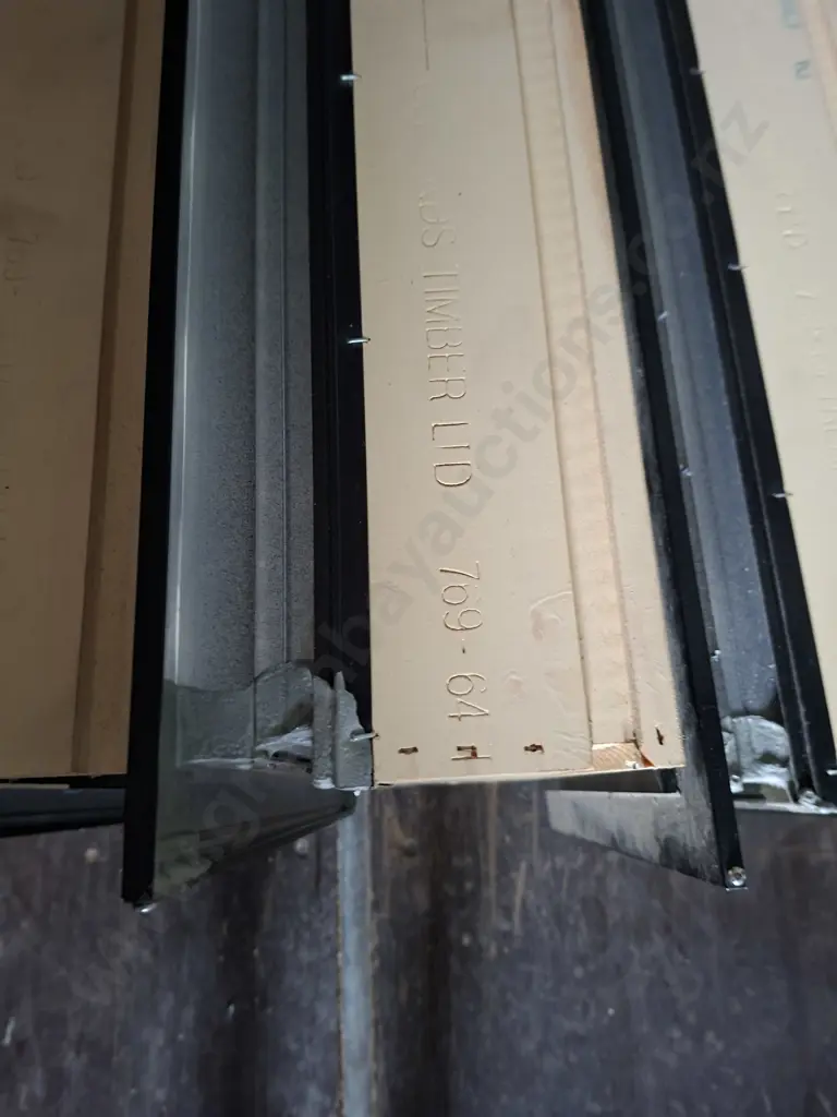 4 X NEW ALUMINIUM WINDOWS - INTERNAL MEASUREMENTS 2@ 2.41M TALL X 600MM AND 2@ 2.41M TALL X 450MM WIDE Image 1++