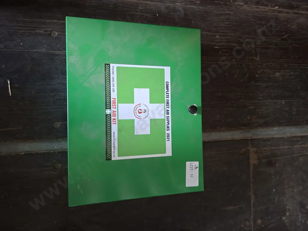 FIRST AID BOX AND CONTENTS Image 1++