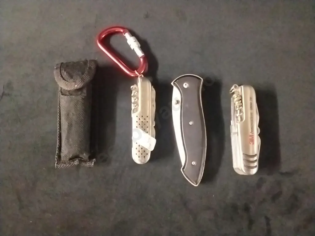 4 X POCKET KNIVES / MULTI TOOLS Image 1++