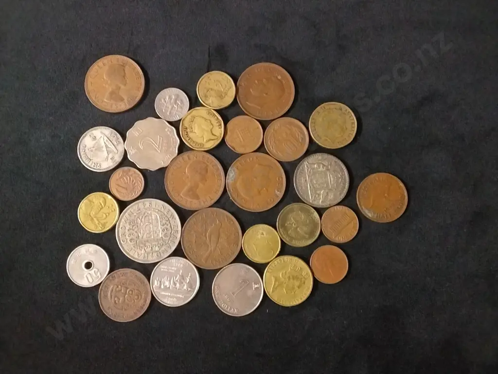 SMALL COLLECTION OF COINS INC FLORIN, HALF CROWN PENNY AND OVERSEAS COINS Image 1++