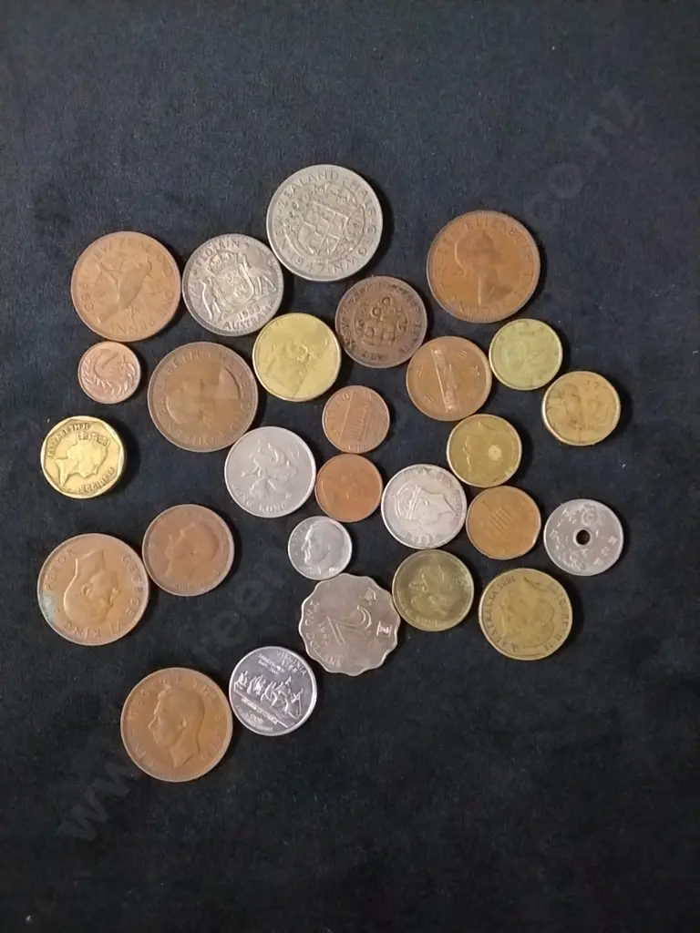 SMALL COLLECTION OF COINS INC FLORIN, HALF CROWN PENNY AND OVERSEAS COINS Image 1++