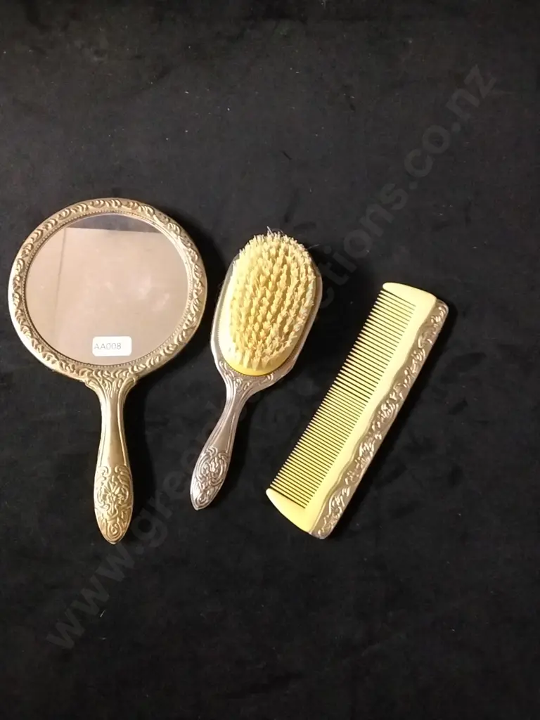 BRUSH AND MIRROR SET Image 1++