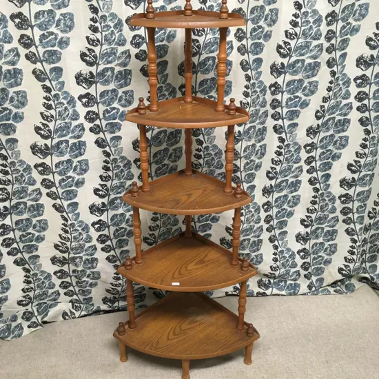 VICTORIAN STYLE WOOD CORNER SHELF