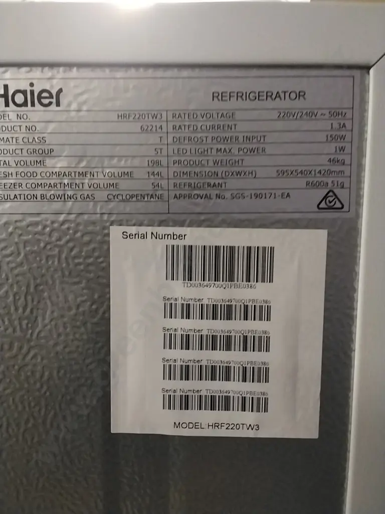 NEAR NEW FRIDGE FREEZER - HAIER - WORKING VERY CLEAN AND TIDY Image 1++