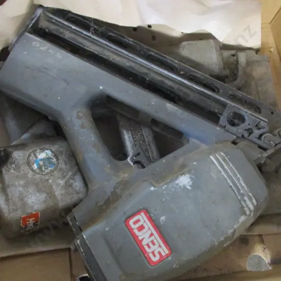 3 X PNEUMATIC NAIL / STAPLE GUNS