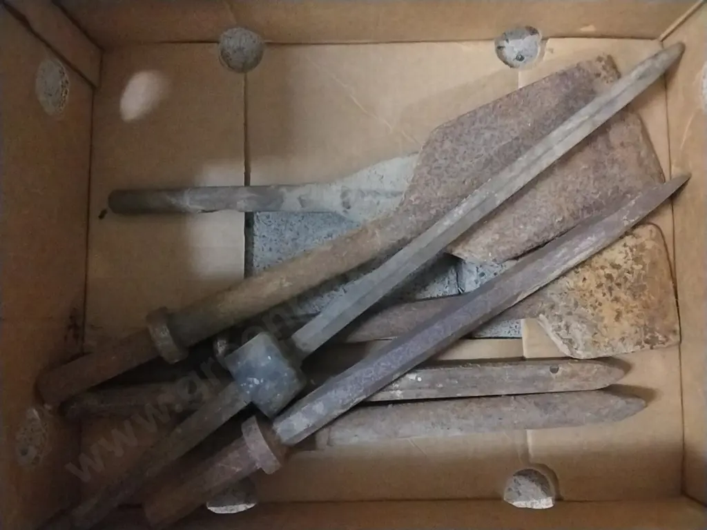 JACKHAMMER BITS INC SPADE  AND BREAKER POINTS Image 1++