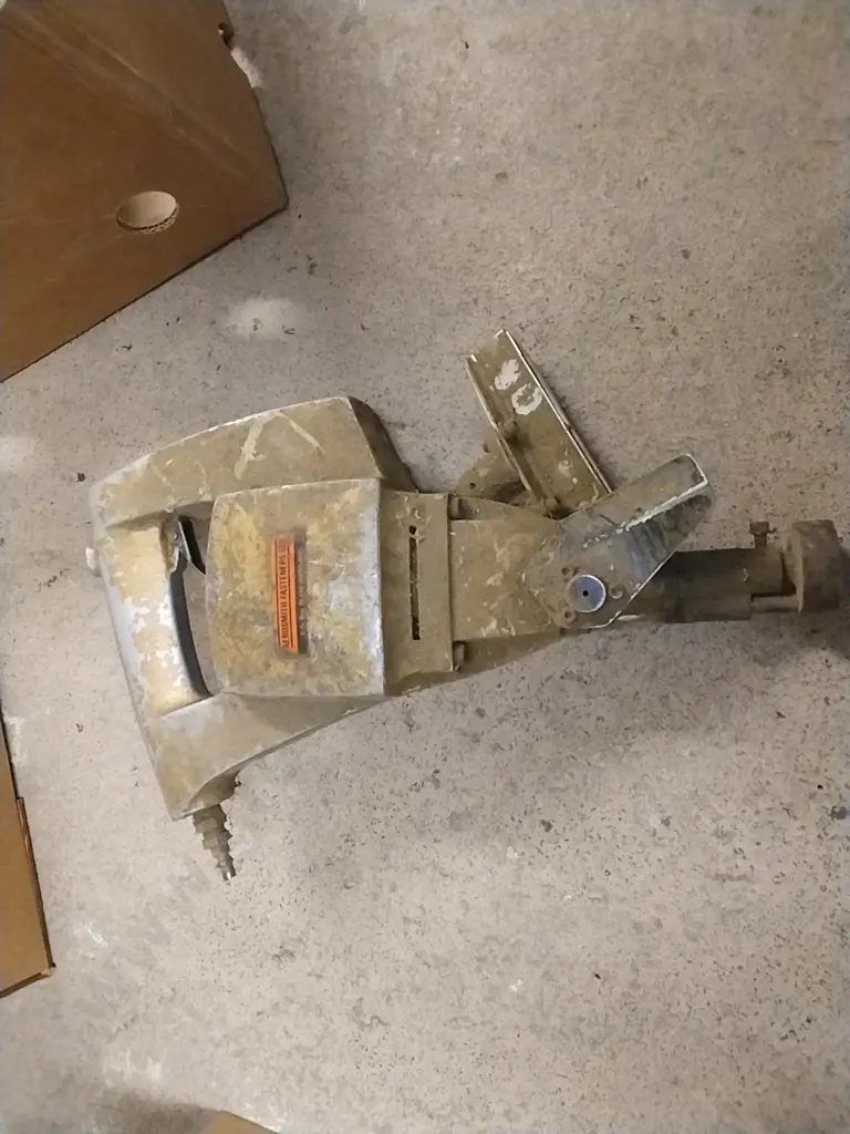 RUPES MODEL LT23 SANDER - TESTED & WORKING PLUS UNTESTED PNEUMATIC NAIL GUN Image 1++