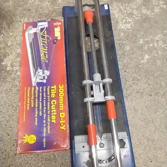 2x TILE CUTTERS