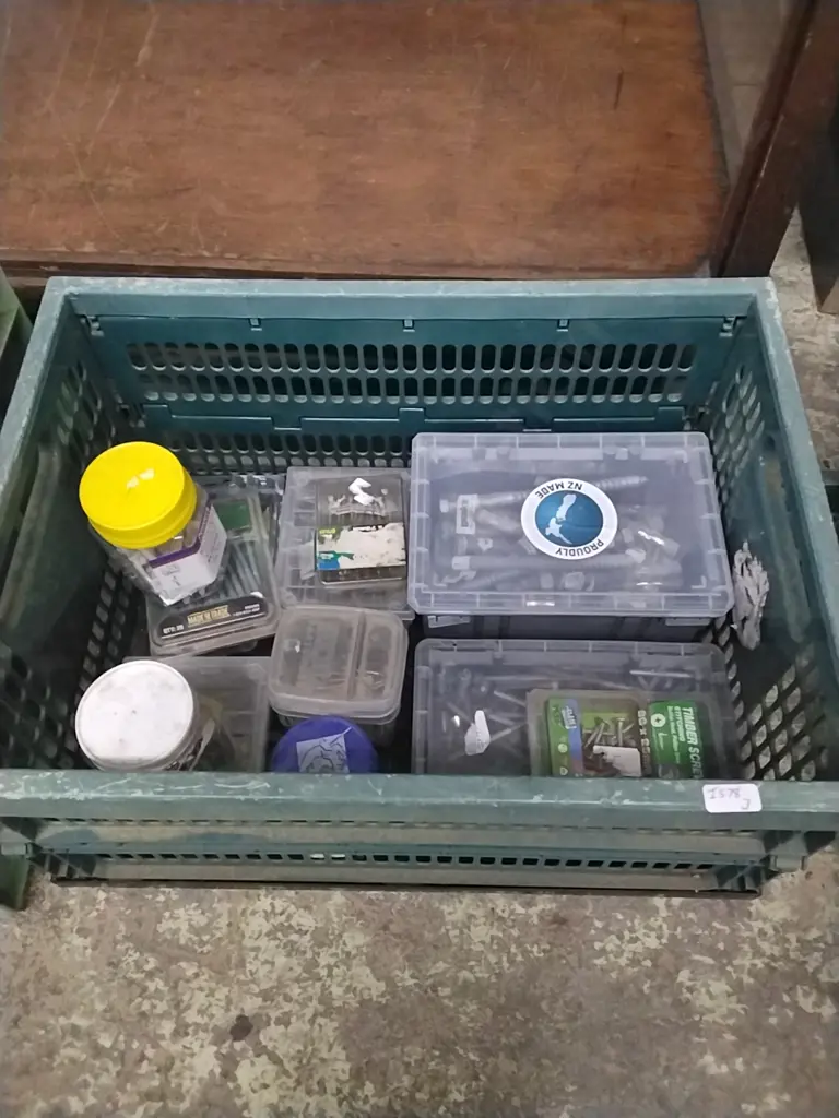 PLASTIC CRATE OF VARIOUS HARDWARE INC DYNA BOLTS COACH BOLTS SCREWS Image 1++