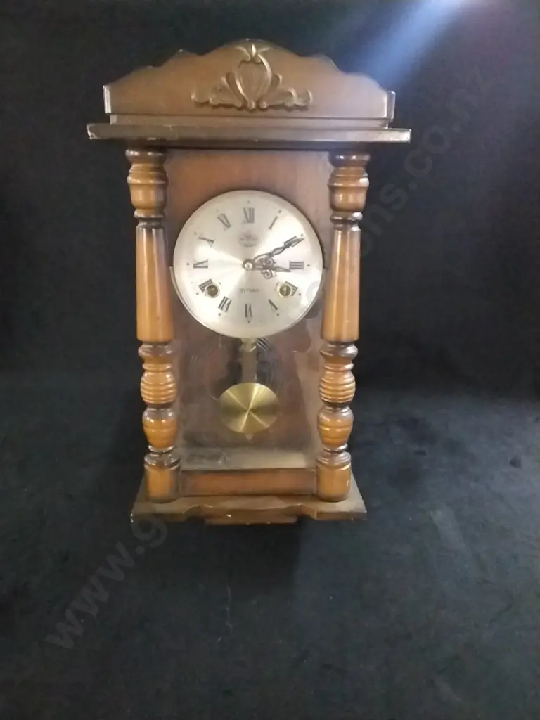 VINTAGE CLOCKS X 3 Image 1++