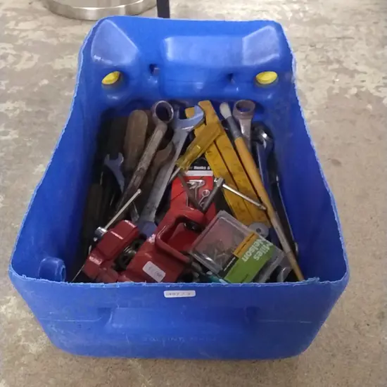 BLUE CONTAINER OF HAND TOOLS INC SPANNERS , SCREWDRIVERS, SMALL BENCH VICE