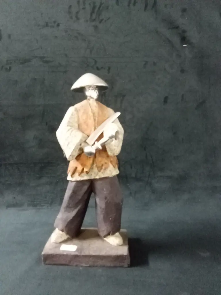 SAMURAI WARRIOR STATUE WITH SWORD  (sword broken) Image 1++