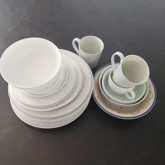PLATES, BOWLS AND CUPS