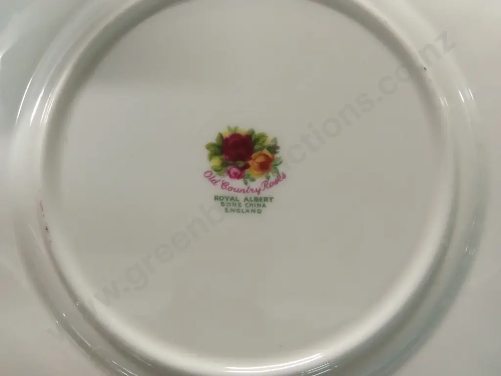 ROYAL ALBERT OLD COUNTRY ROSES BONE CHINA TEA SET WITH 2 DAMAGED PIECES Image 1++