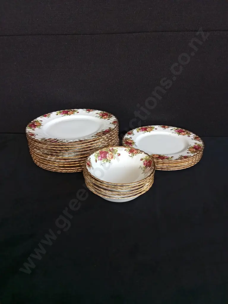 ROYAL ALBERT OLD COUNTRY ROSES BONE CHINA DINNER SET Image 1++