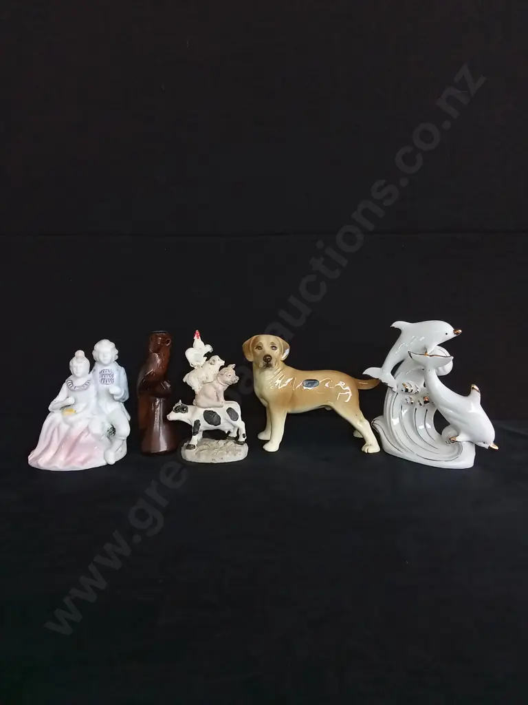 CERAMIC AND WOODEN FIGURINES X 5 Image 1++