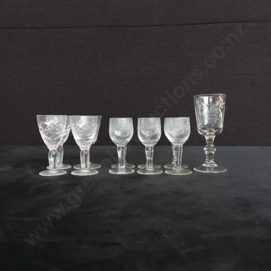 ASSORTED CRYSTAL LIQUEUR GLASSES X 15