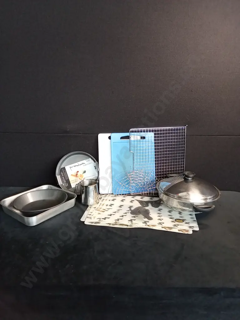 ASSORTED KITCHEN ITEMS Image 1++