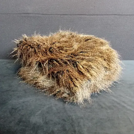 BROWN FLUFFY THROW