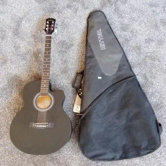 AISHENG BLACK GUITAR WITH RITTER  CASE