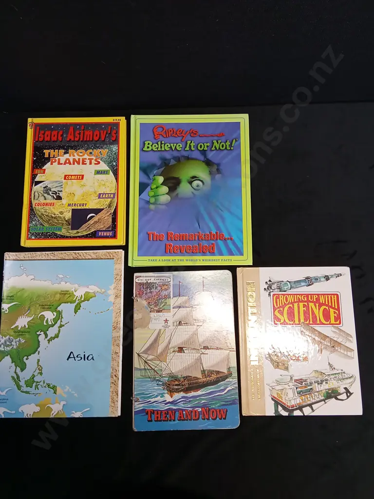 ASSORTED CHILDRENS BOOKS Image 1++