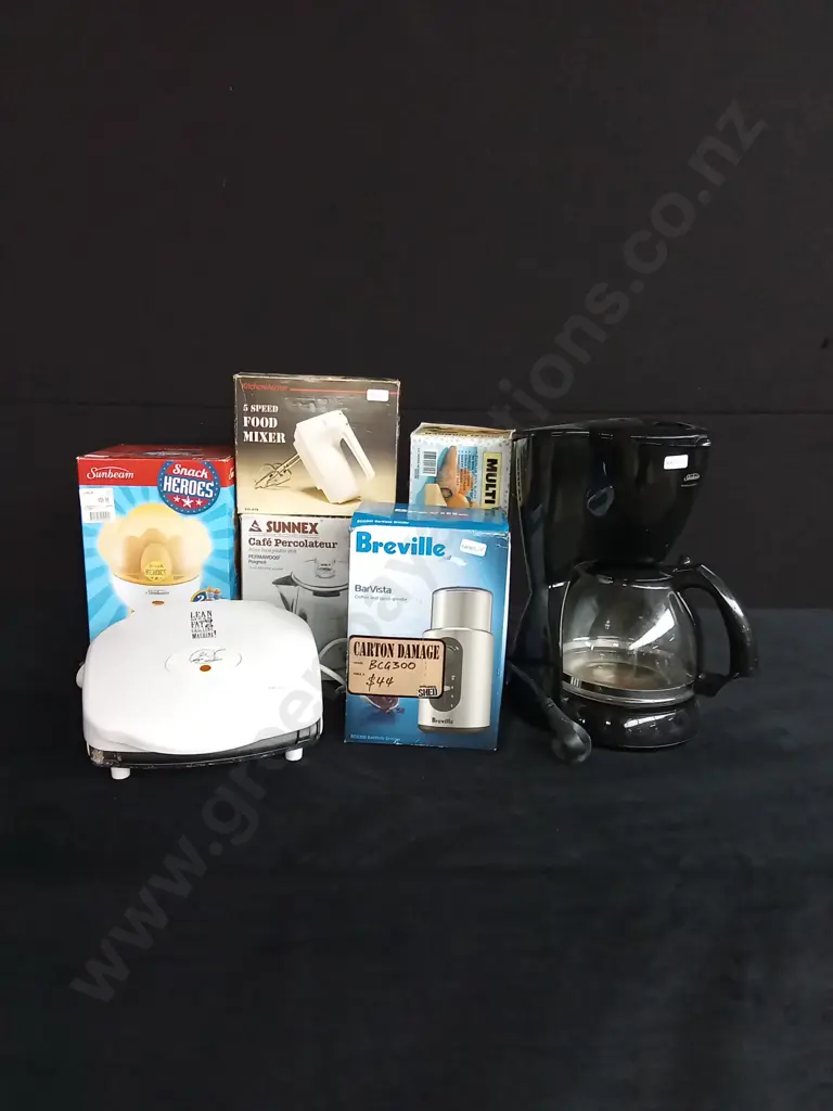 ASSORTED KITCHEN APPLIANCES Image 1++