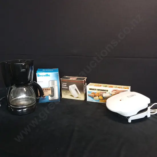 ASSORTED KITCHEN APPLIANCES