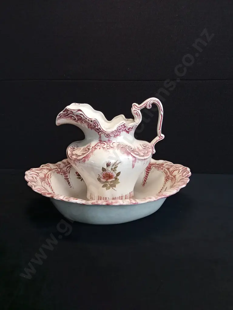 VINTAGE ARNEL'S PORCELAIN PITCHER AND WASH BASIN Image 1++