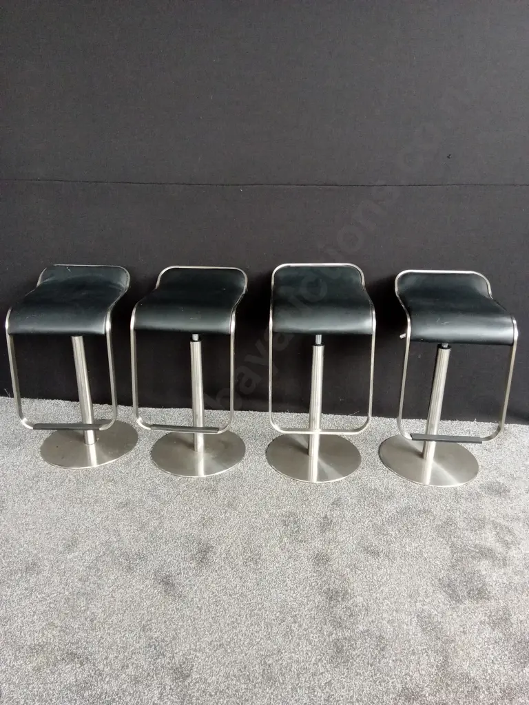 ADJUSTABLE BLACK BAR STOOLS X 4 Image 1++