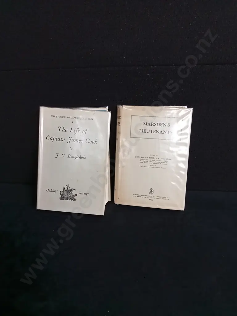 1ST EDITION PRESENTATION COPY FROM 1934 OF MARSDENS LIEUTENANTS AND THE LIFE OF CAPTAIN JAMES COOK Image 1++