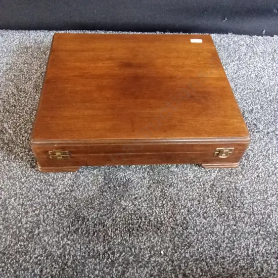 VINTAGE WOODEN CUTLERY BOX