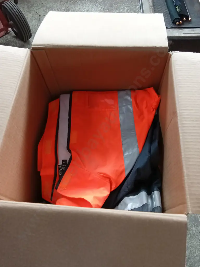 OVERALLS X 10 JACKETS X 2 PANTS X 1 Image 1++