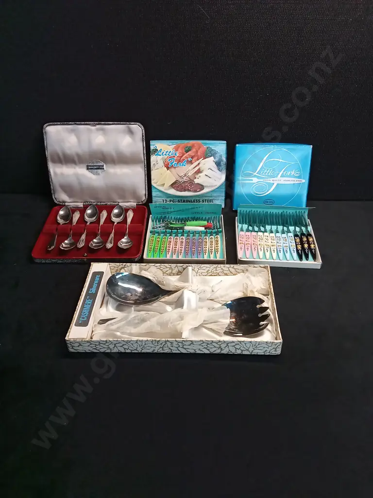 LITTLE FORKS AND  COMMUNITY PLATE SPOONS AND 2 PIECE CASHMERE SILVERWARE Image 1++