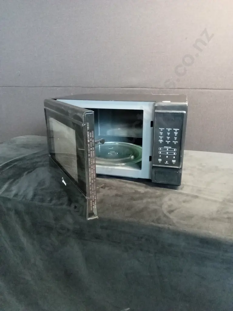 MIDEA BLACK MICROWAVE Image 1++
