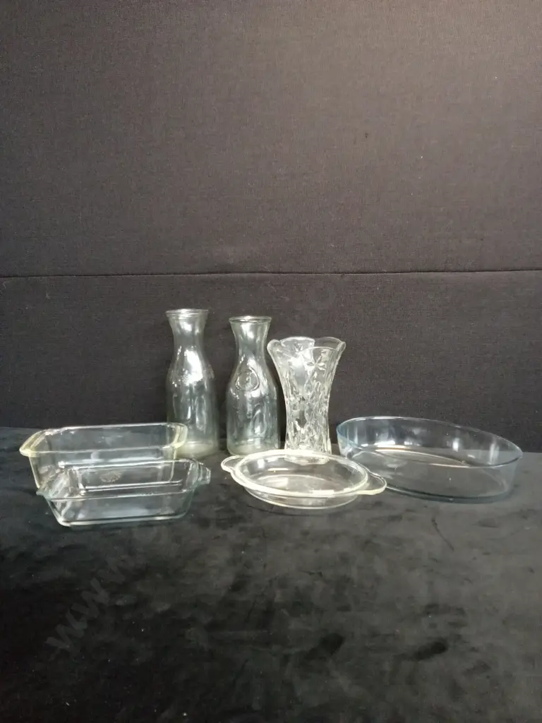 ASSORTED GLASSWARE Image 1++