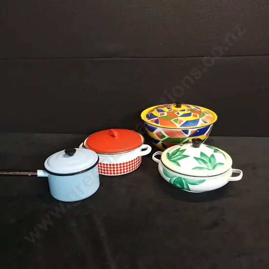 ASSORTED RETRO KITCHENWARE