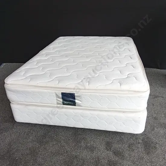 TATTERS FIELD OPTIMA DOUBLE BED WITH BASE
