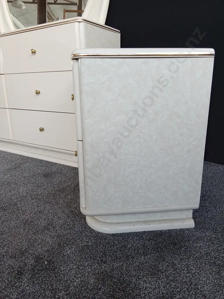 THREE PIECE BEDROOM SET WITH MATCHING HEADBOARD - GOOD CONDITION Image 1++