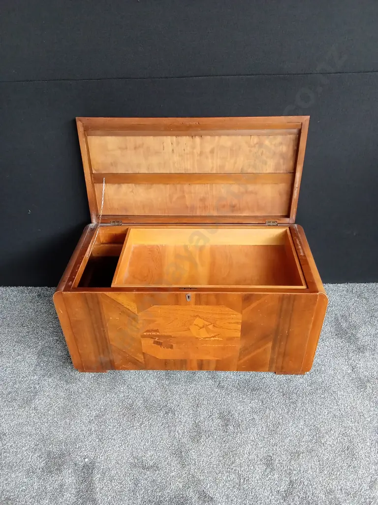 ART DECO GLORY BOX WITH A TRAY INSET INSIDE Image 1++