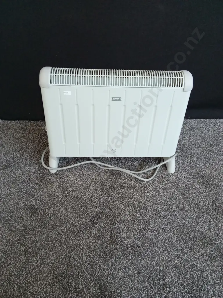 DELONGI PORTABLE HEATER Image 1++