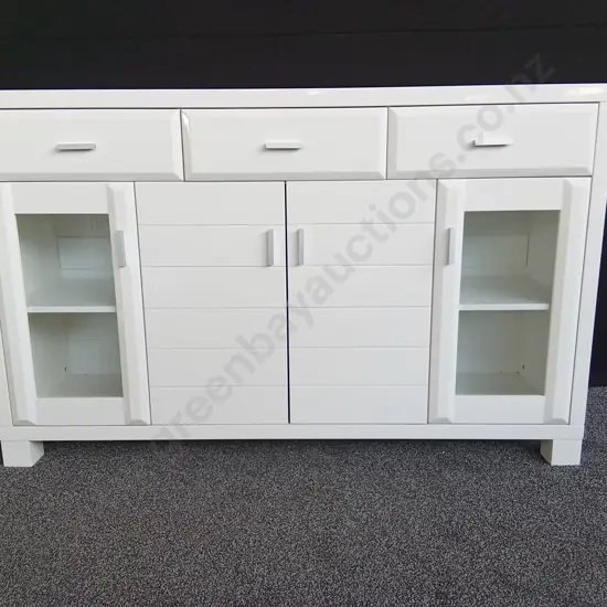 GLOSS WHITE SIDEBOARD, 3 DRAWERS, 2 GLASS DOORS, 2 CENTRE DOORS, SOFT CLOSE HINGES - EXCELLENT CONDITION