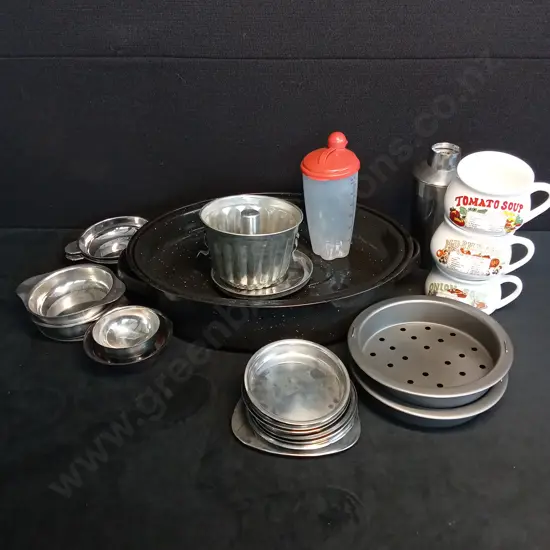 ASSORTED KITCHEN ITEMS